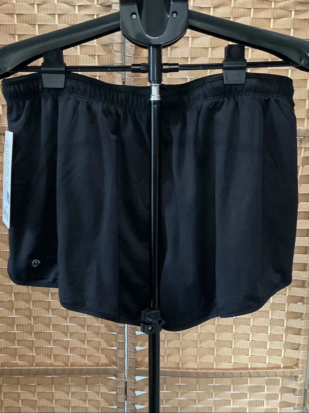 lululemon athletica Women's Black Swiftly Mid-Rise 3” Short